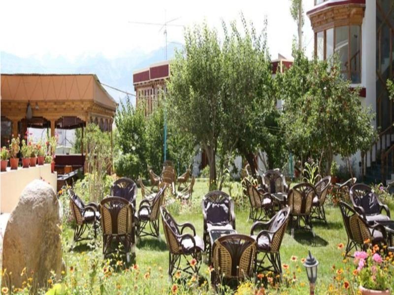 Hotel Royal Palace - Leh Ngoại thất bức ảnh