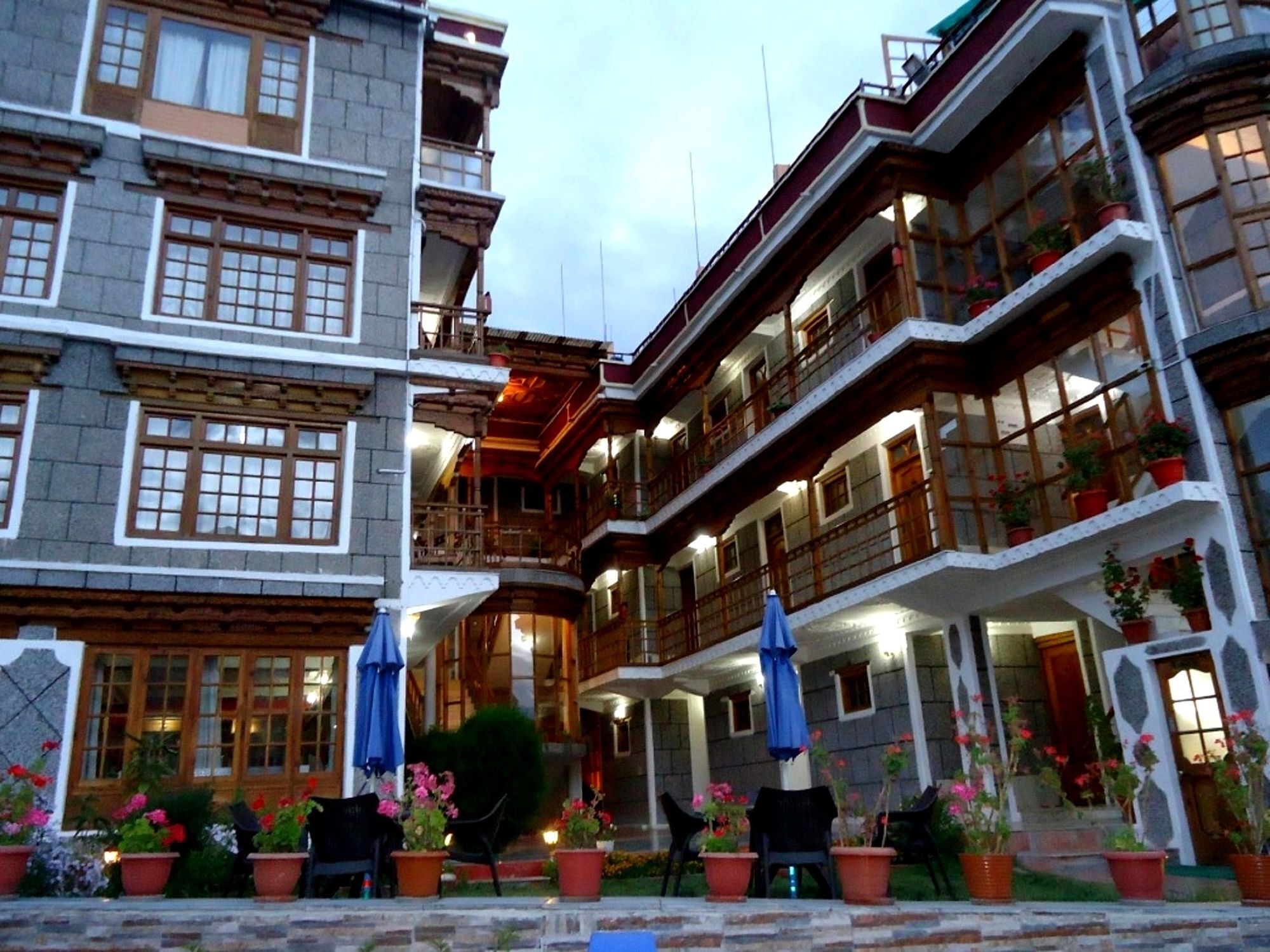 Hotel Royal Palace - Leh Ngoại thất bức ảnh